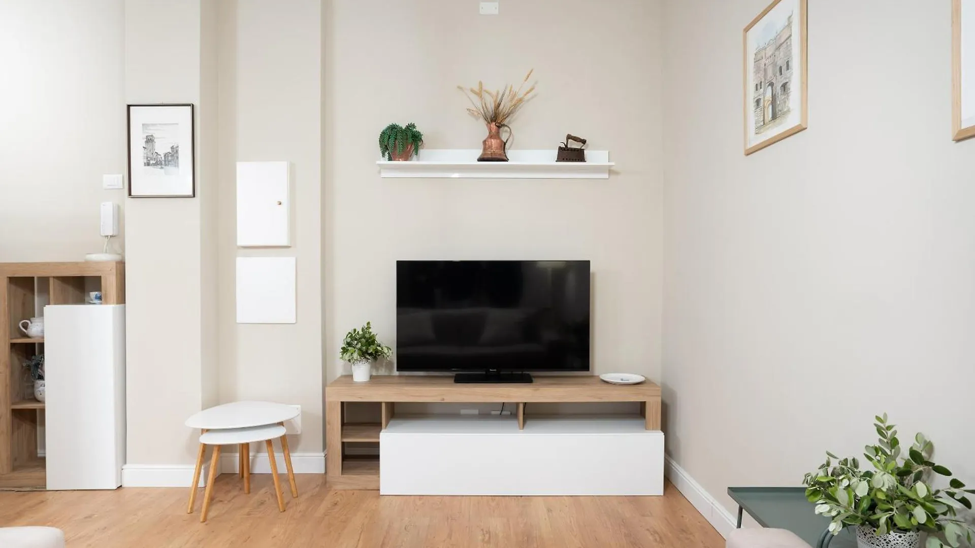 Oikos Apartment Cagliari Italy